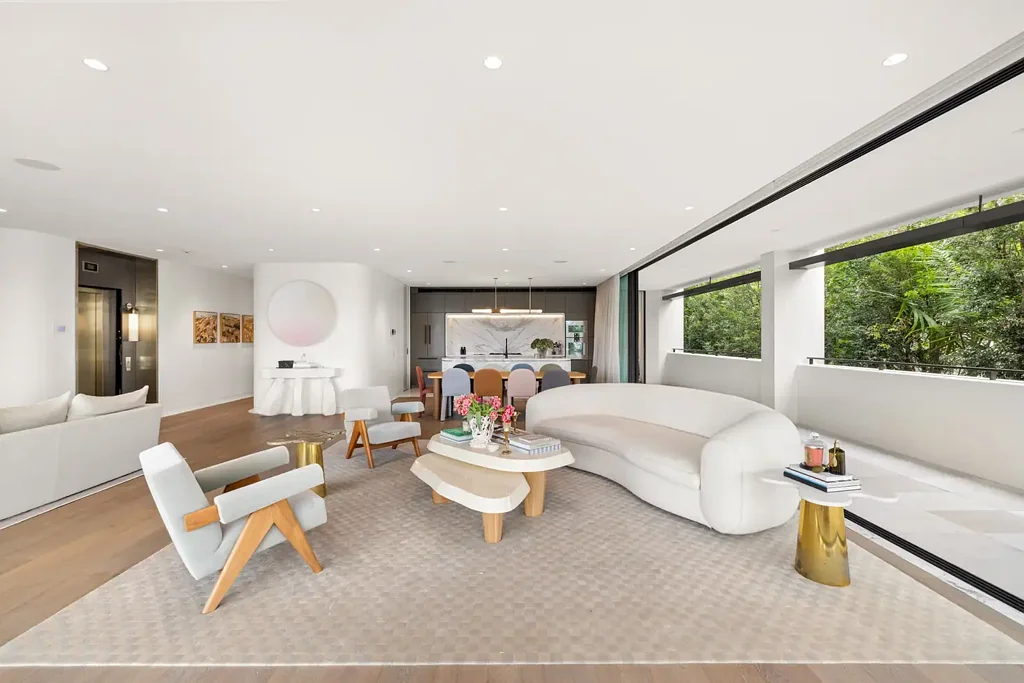 Darling Point 3房 THE CRESCENT整层奢居 东北朝向壮丽景观 顶级Gaggenau厨房 Statuario大理石岛台 三卧三卫带地暖 双入口双车位 近Double Bay 320sqm Luxury Whole Floor Harbourside Residence in Exclusive Collection of Three.