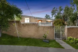 2/58-60 Swayfield Road, Mount Waverley