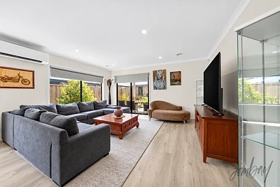 लिविंग रूम - 3 Rawson Street, Donnybrook, VIC 3064