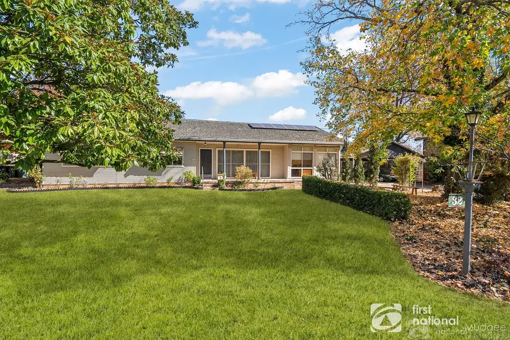 Mudgee 4Kwarto DUAL LIVING OPPORTUNITY ON 1,391SQM IN LEAFY EAST MUDGEE