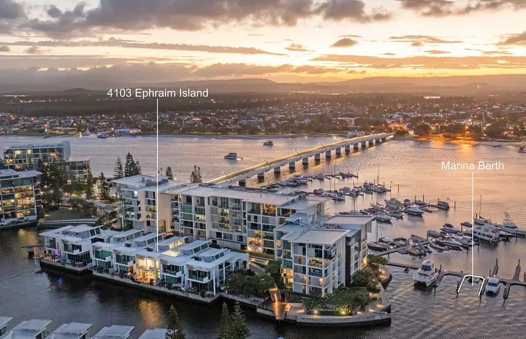 Paradise Point 4 Slaapkamer Exceptional Lifestyle Opportunity – Live the Dream of a Permanent Holiday!!