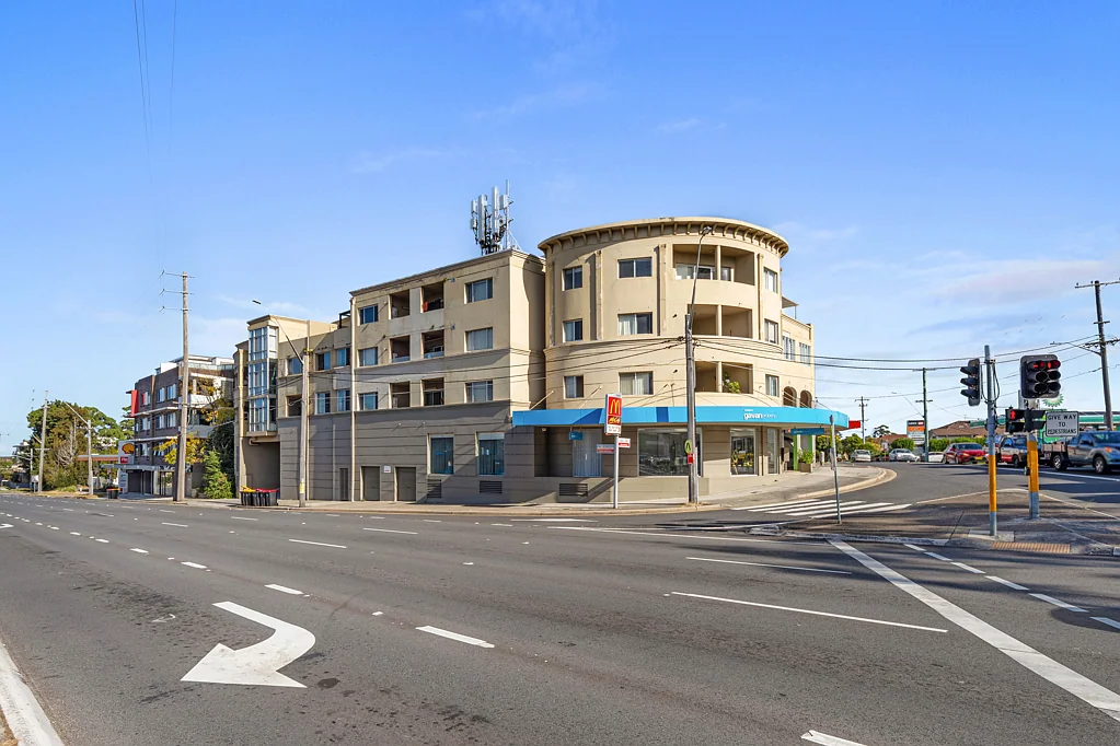 South Hurstville 2房 黄金地段便利 Hurstville CBD 现代设计师厨房 宽敞卧室采光佳 豪华中央浴室 开放式生活娱乐 安全停车 专用洗衣房 高度实用布局 Architectural Elegance & Effortless Living - Steps from Hurstville CBD