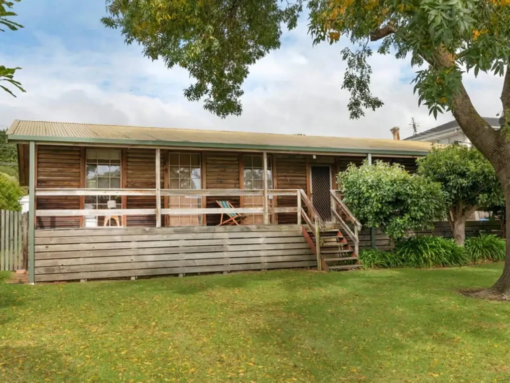 Charming timber cottage!