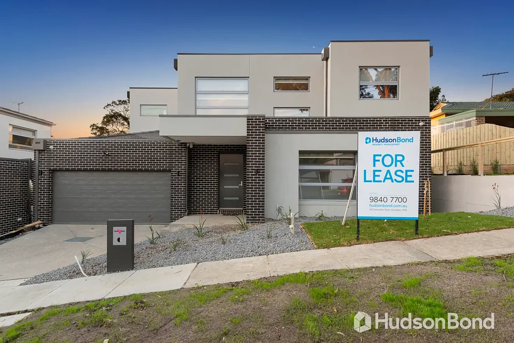 Contemporary class near the Yarra.