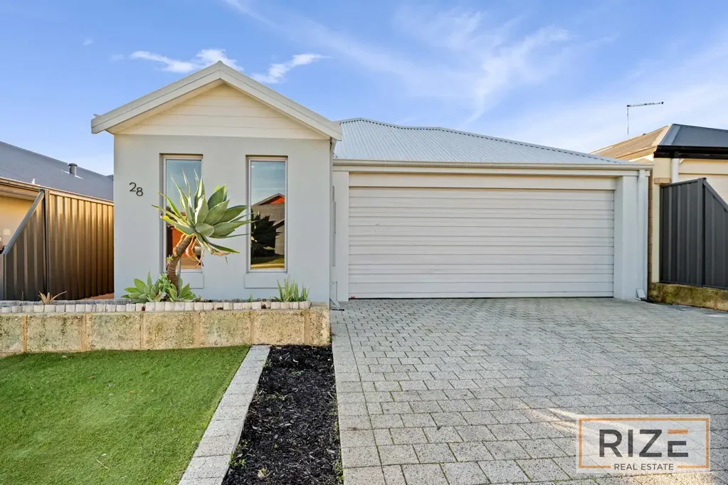 28 Leschenault Loop, Banksia Grove, WA 6031