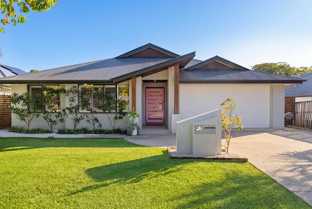 Reedy Creek 4Zimmer TRANQUIL SPACIOUS FAMILY/ENTERTAINERS PARADISE WITH POOL & NATIVE BUSH SURROUNDS - ONLY 9km to BURLEIGH BEACH