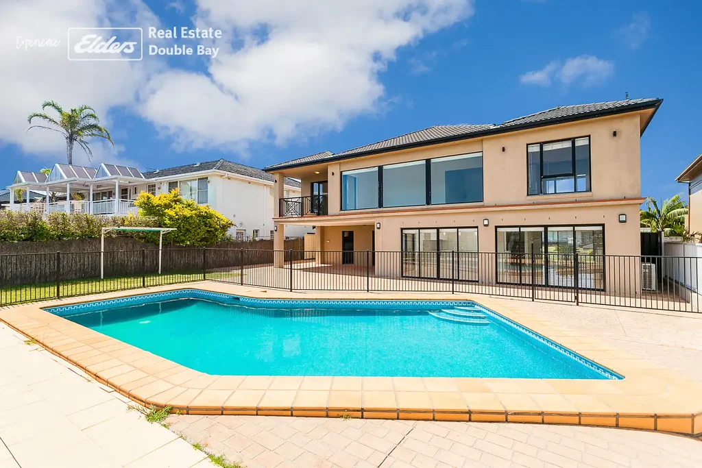 Highly Desirable Waterfront House for rent!