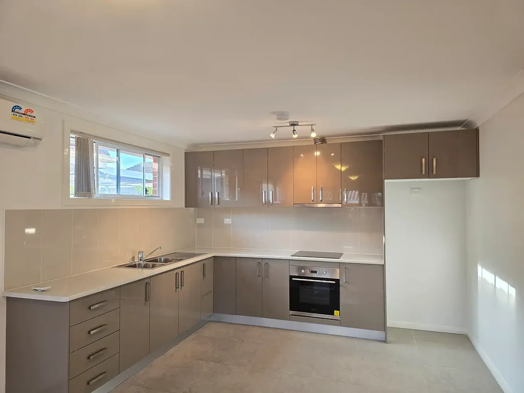 FRESHLY PAINTED & AFFORDABLE GRANNY FLAT