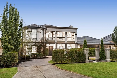 Taylors Lakes 5房 宏伟家庭住宅 1539平米地块 高耸天花板 精致装饰 多功能布局 独立附属公寓 优质地段 A Statement of Timeless French Provincial and Hampton Inspired Elegance