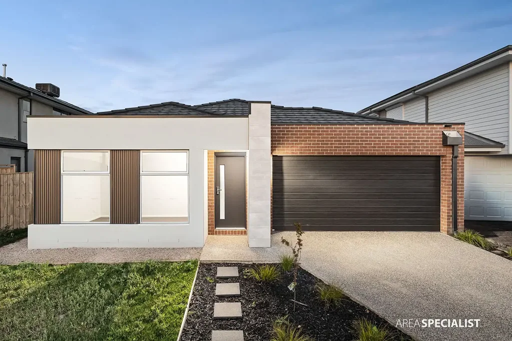 Wyndham Vale 4Phòng ngủ The Brief- Near New Family-Focused Living with Style & Convenience！
