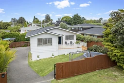 45 Nui Mana Place, Te Atatu South