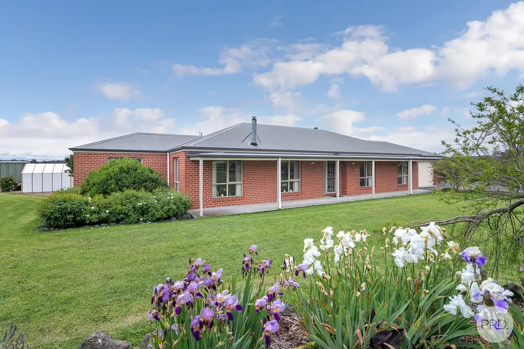 102 Haddon School Road, Haddon, VIC 3351