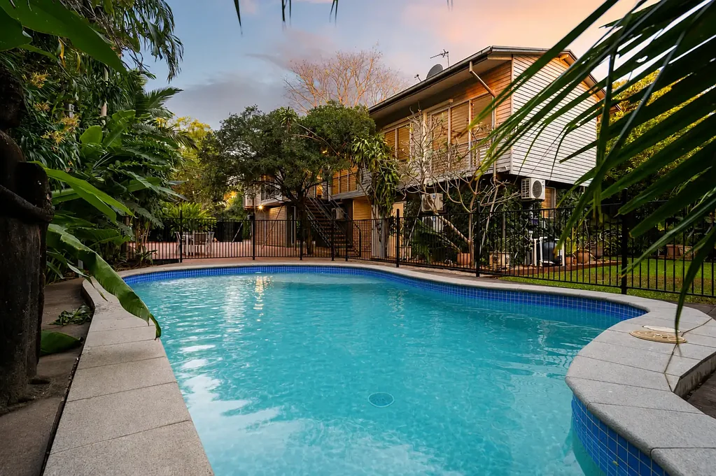 Ludmilla 4ਬੈੱਡਰੂਮ Immaculate family sanctuary & entertainer's delight!