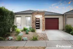 39 Lakewood Boulevard, Melton