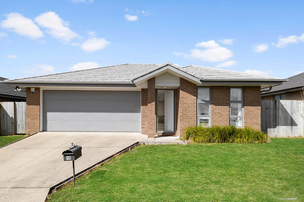 Pukekohe 4Kwarto Modern, Easy-Care & Sellers Ready to Go!