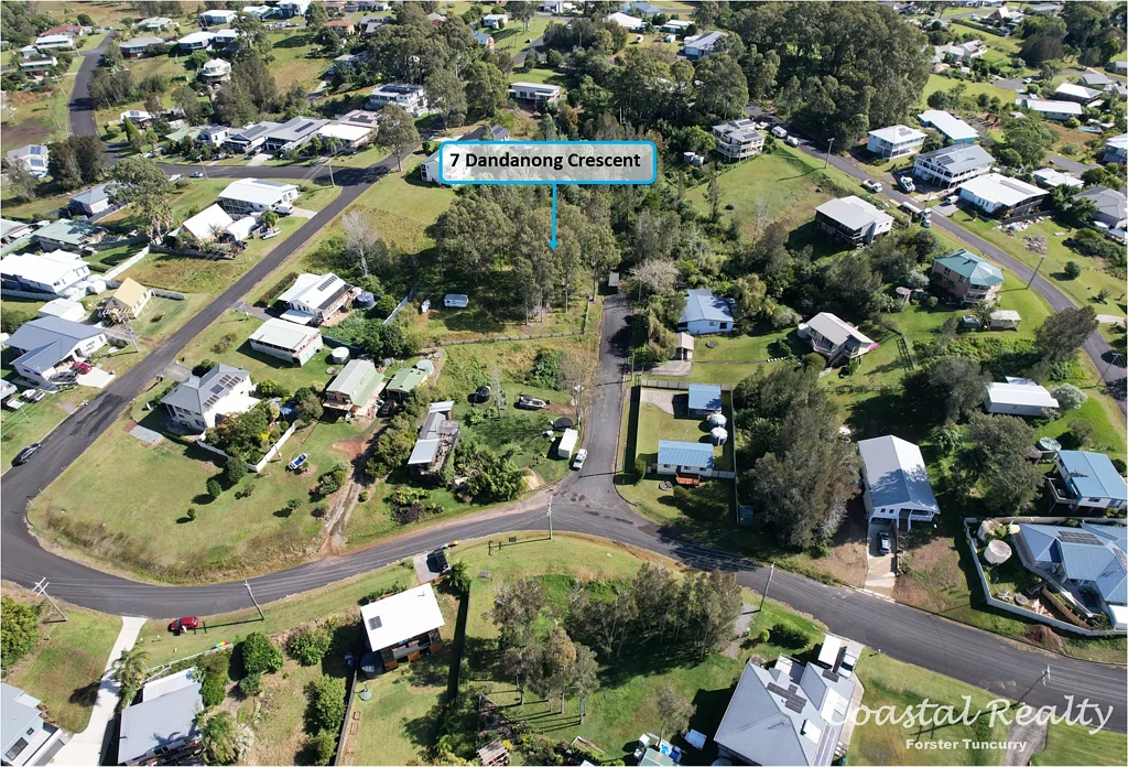 Coomba Park Elevated Vacant Lot with DA