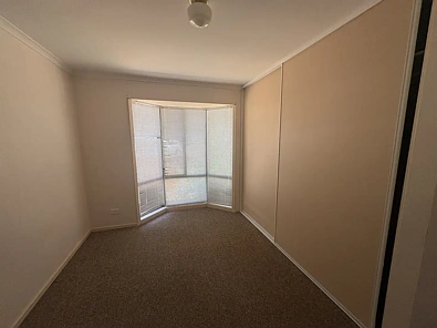 बेडरूम - 9b Coolibah Drive, Roxby Downs, SA 5725