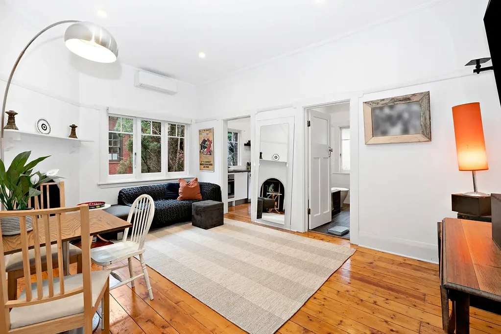 Modern and Spacious Art Deco with Two Terraces - FURNISHED!