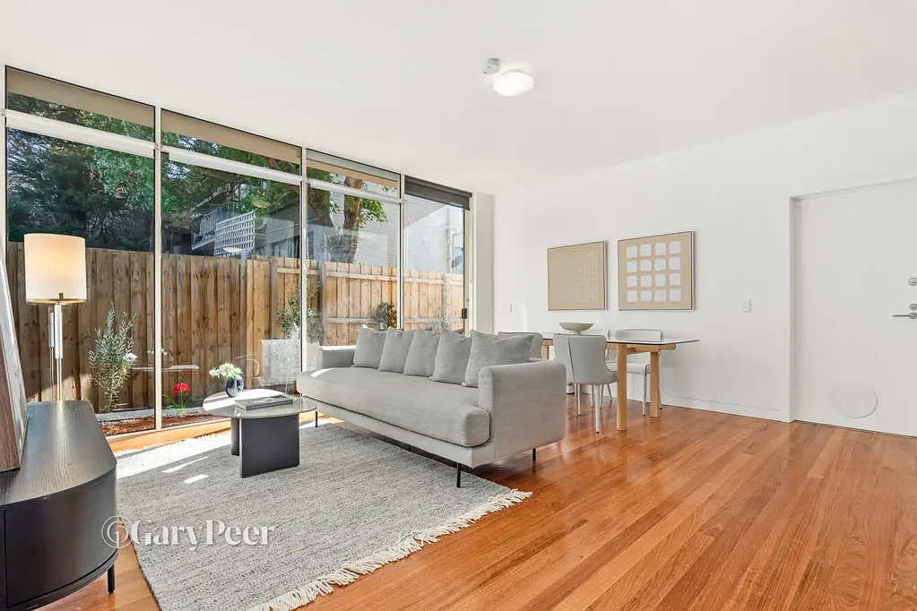 St Kilda East 3Zimmer Sunlit sanctuary in an ultra convenient location