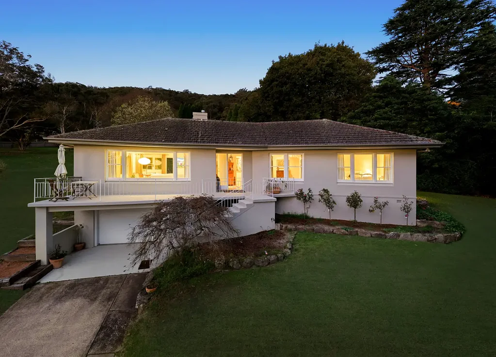Bowral 3 Bedroom Fully Renovated Home with Bowral Views on 2,782sqm