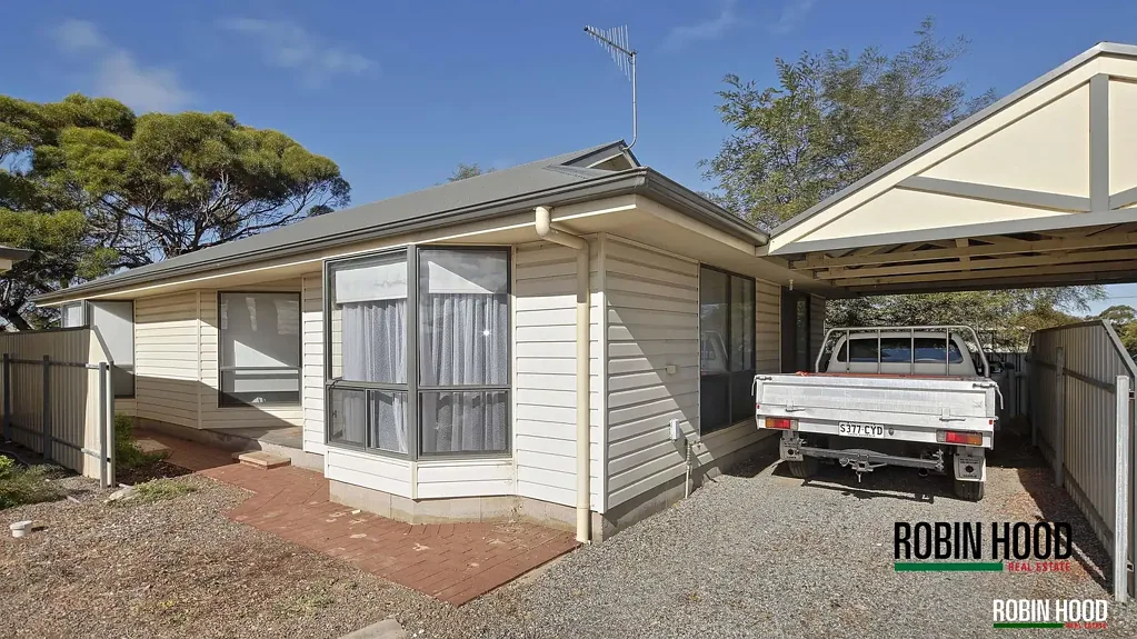 Easy Care and partially furnished - Just move in