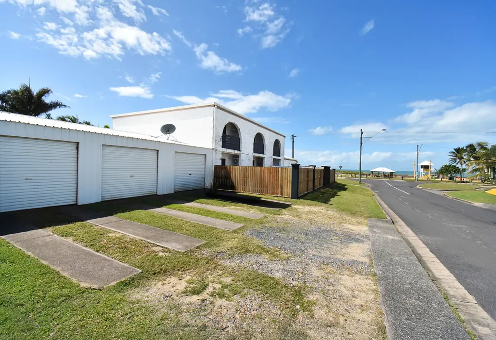 Slade Point 7房  PREMIUM OCEAN FRONT INVESTMENT OPPORTUNITY