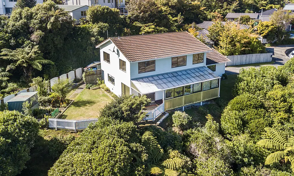 20 Zande Terrace, Tawa, Wellington