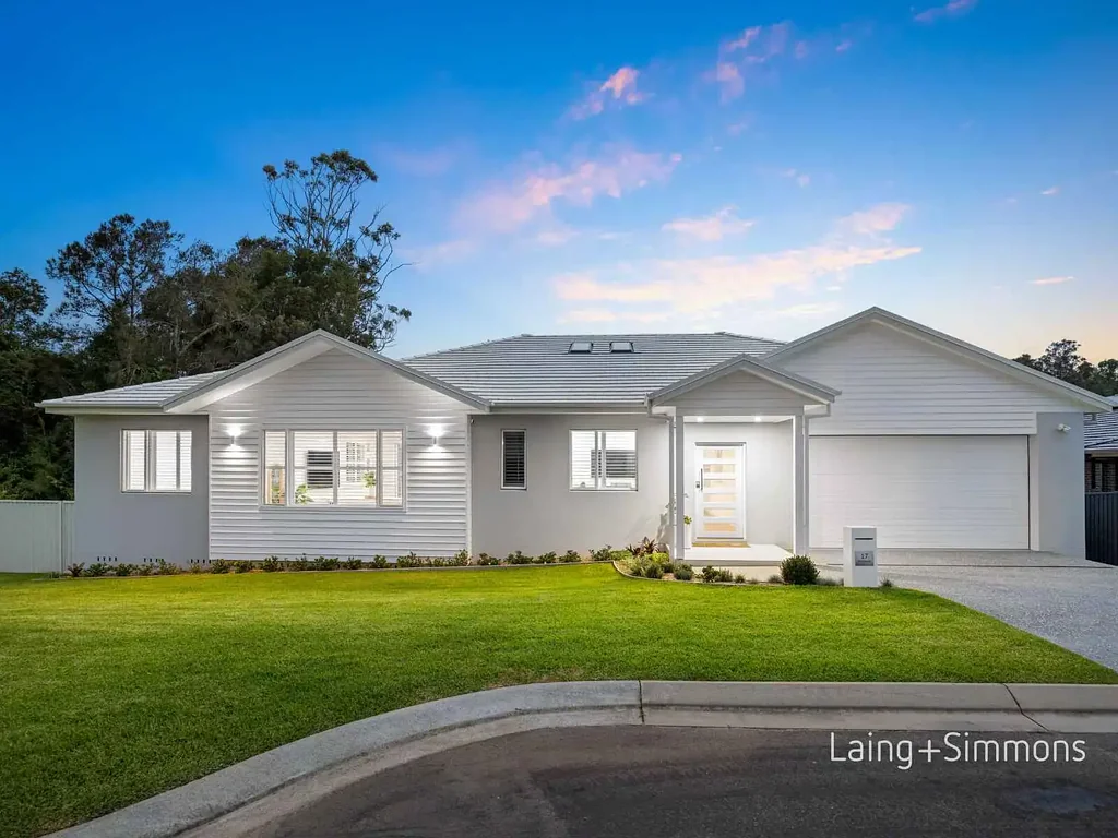 Port Macquarie 4Phòng ngủ Your Family’s Dream Coastal Retreat Awaits!