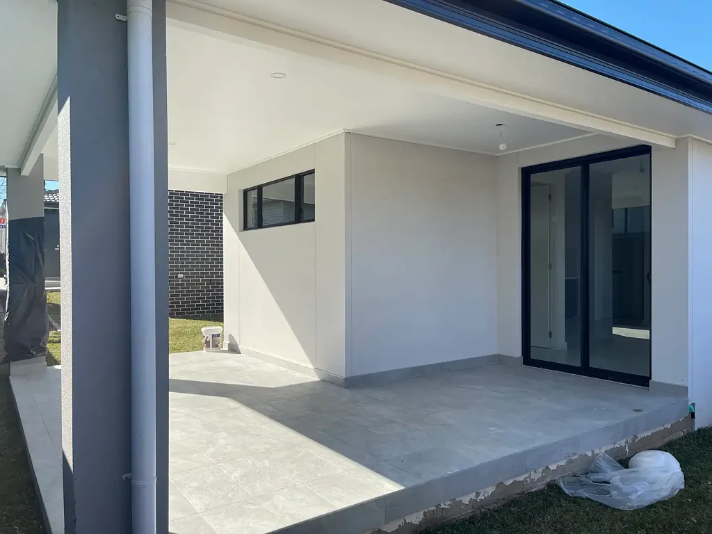 Near New Luxurious Granny Flat