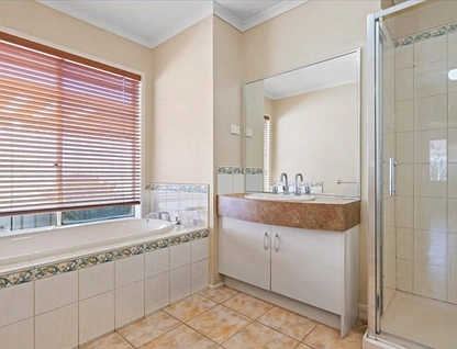 12 Otway Green, Caroline Springs, Western Melbourne, 4 chambres, 2 salles de bain, House