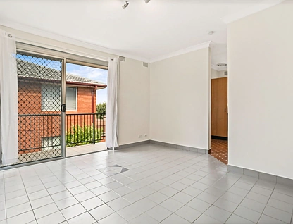 10/8 Yangoora Road, Belmore, South Western Suburbs, 3房, 1浴, Apartment