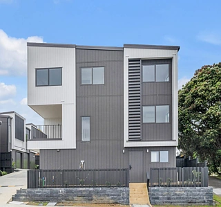 24 A-I Great South Road, Manurewa, Manukau City