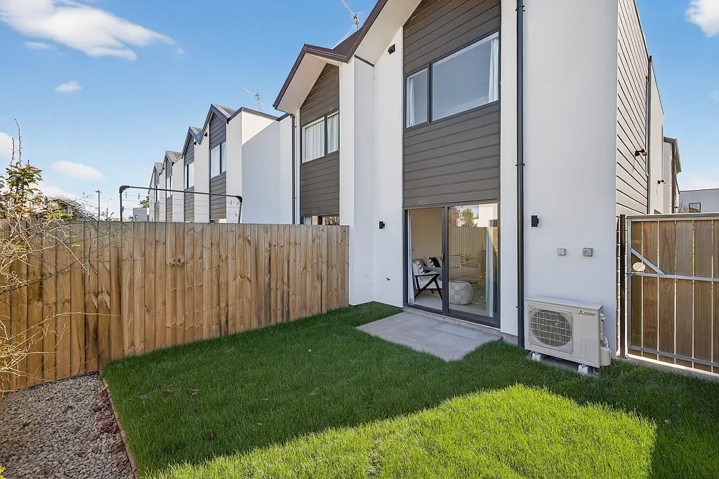 Waltham 2غرفة نوم Freehold & Modern - Your Next Chapter?