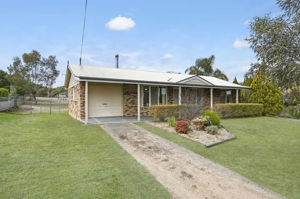 4 Lawmere Court, Kingsthorpe, QLD 4400