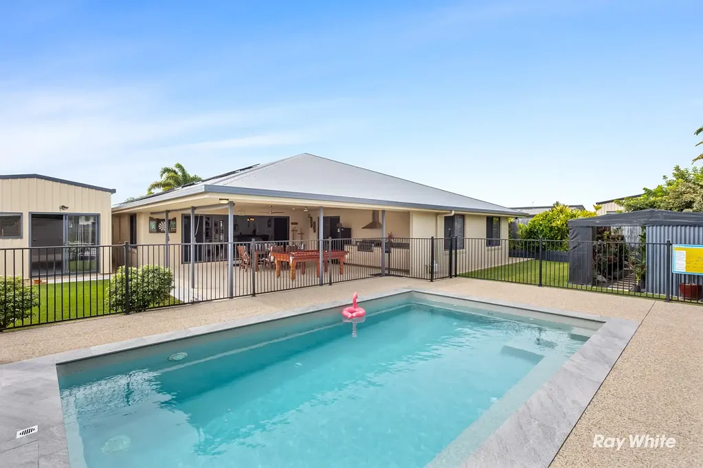 Yeppoon 4房  Complete Entertaining and Family Connection!