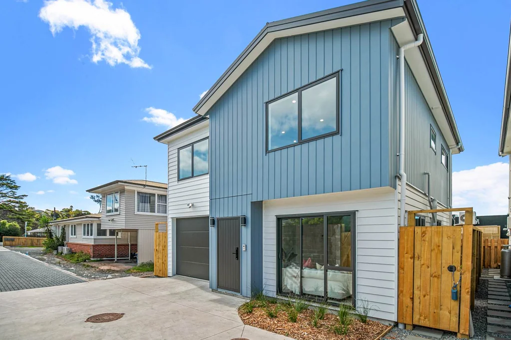 72D Godley Road, Green Bay, Waitakere City, Auckland