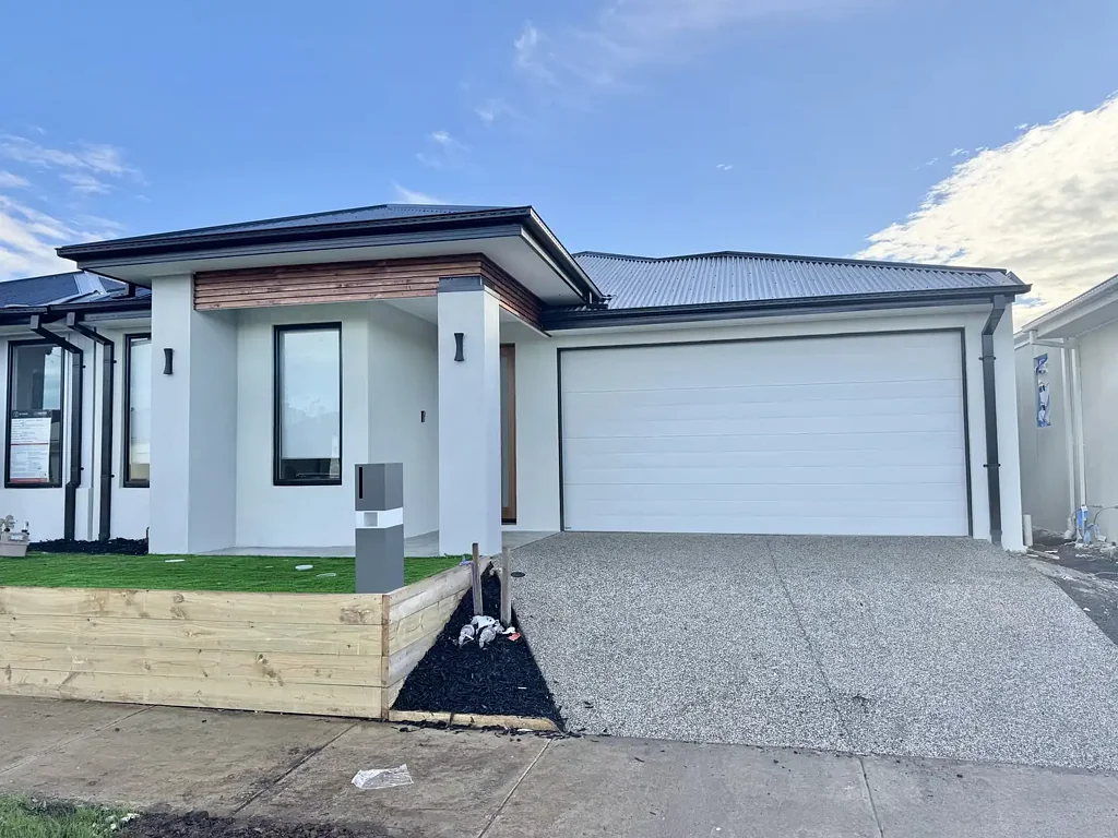9 Dunphy Street, Tarneit, VIC 3029, 4 Bedrooms, 2 Bathrooms, House