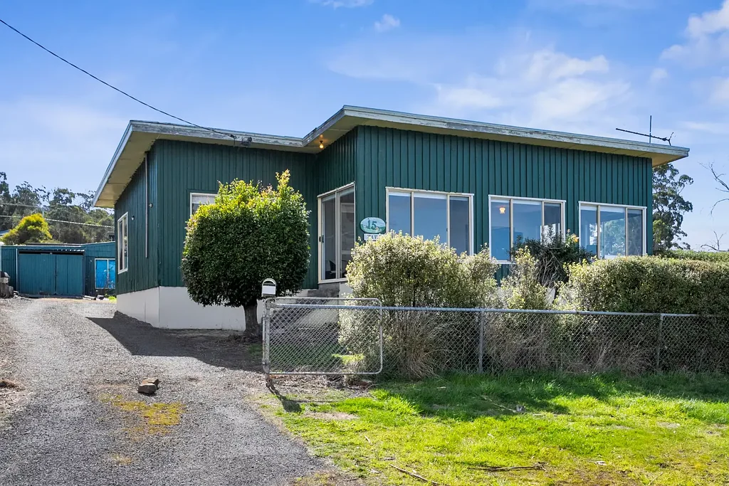 Primrose Sands 2房  "Sea View Shack on Two Titles - Rare Dual Lot Offering"