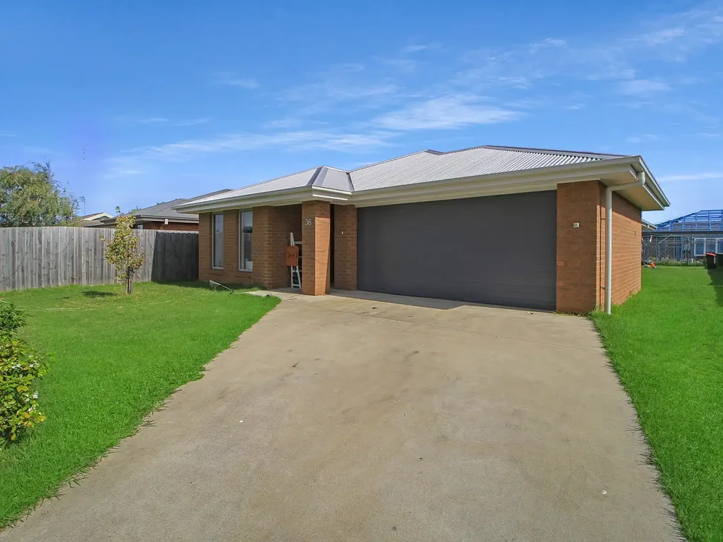 East Bairnsdale 4部屋 MODERN 4-BEDROOM FAMILY HOME IN EAST BAIRNSDALE