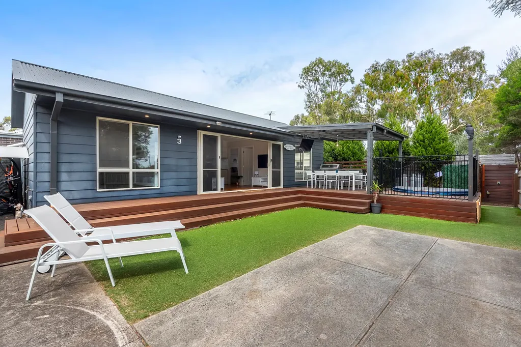 Fully Furnished Coastal Retreat with Outdoor Spa