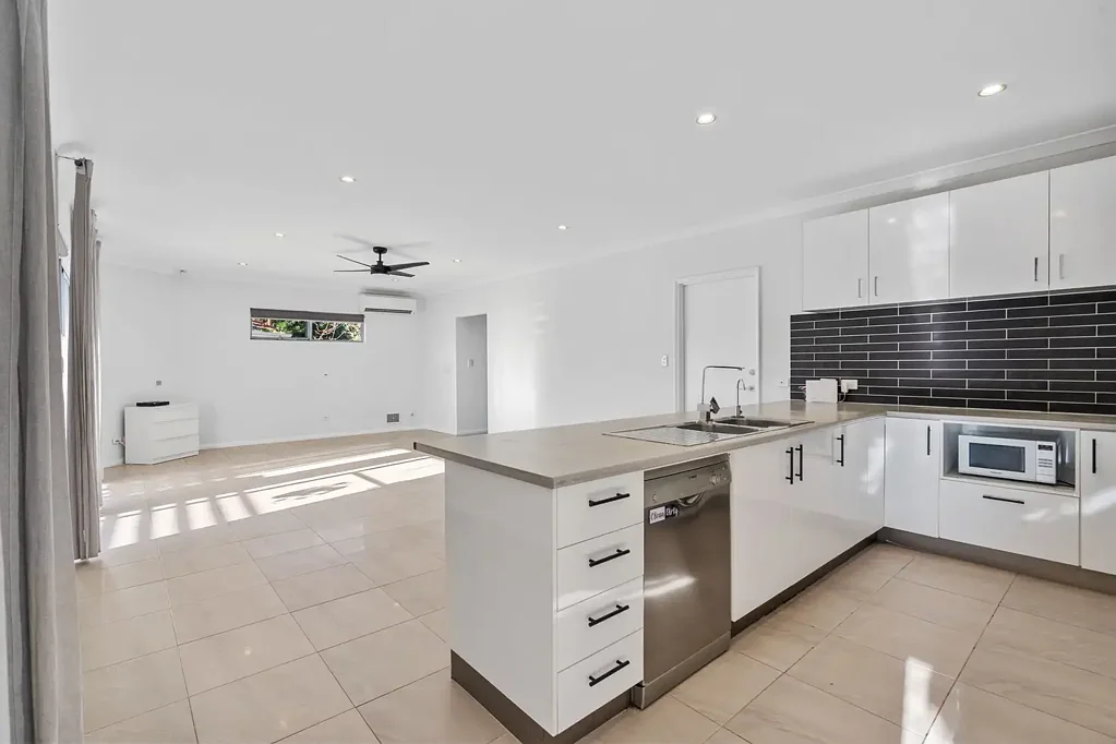 Balga 3房  MODERN LOW-MAINTENANCE HOME WITH GENEROUS LIVING