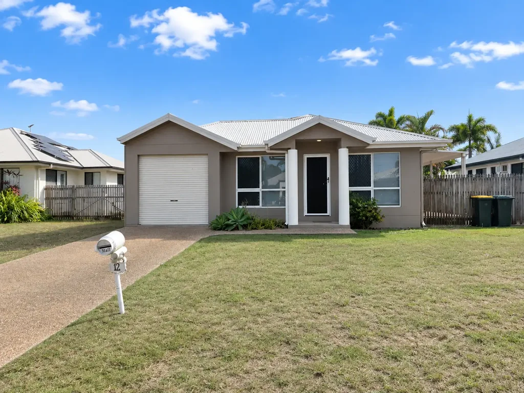 NEAT & PRACTICAL HOME IN A QUIET BURDELL LOCATION