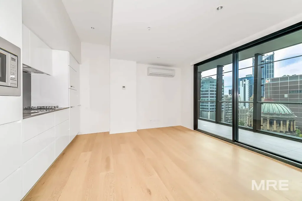 Light and bright apartment living in the heart of the CBD