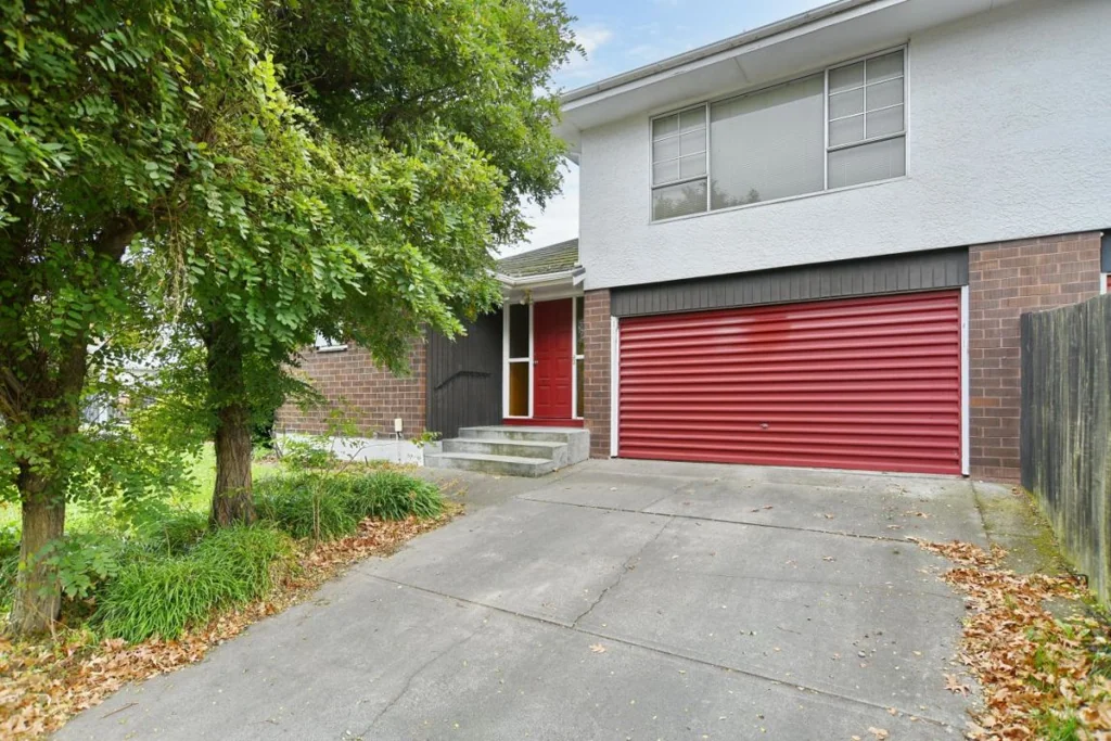 Russley 3Zimmer Spacious Townhouse | Double Garage | 1.5 Bathrooms