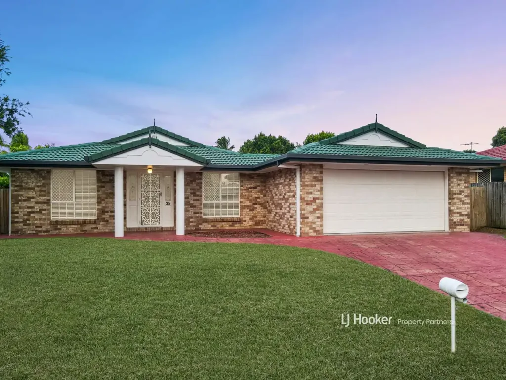 25 Swan Lake Crescent, Calamvale, QLD 4116