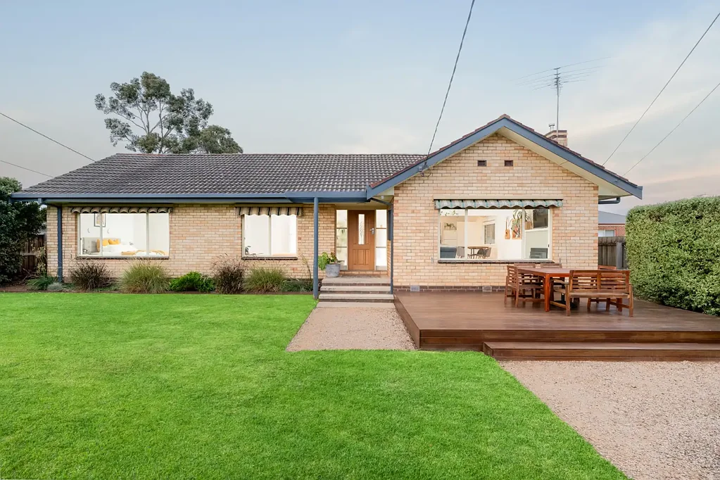 Lara 3房  A HOME WITH HEART AND HISTORY - CENTRALLY LOCATED CHARM