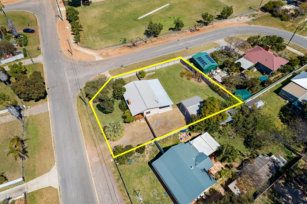 10 Tamar Street, Rangeway, WA 6530