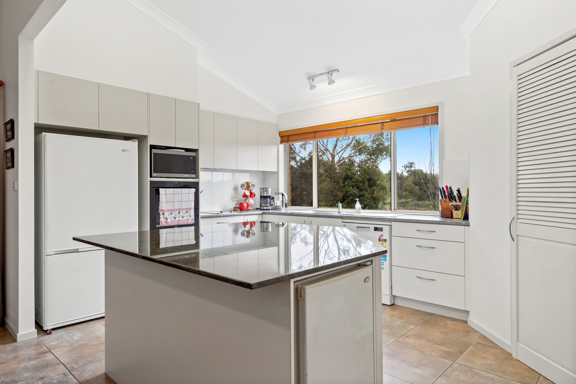 8 NOTTINGHAM CL, RAYMOND TERRACE NSW 2324, 0 rūma, 0 rūma horoi, House