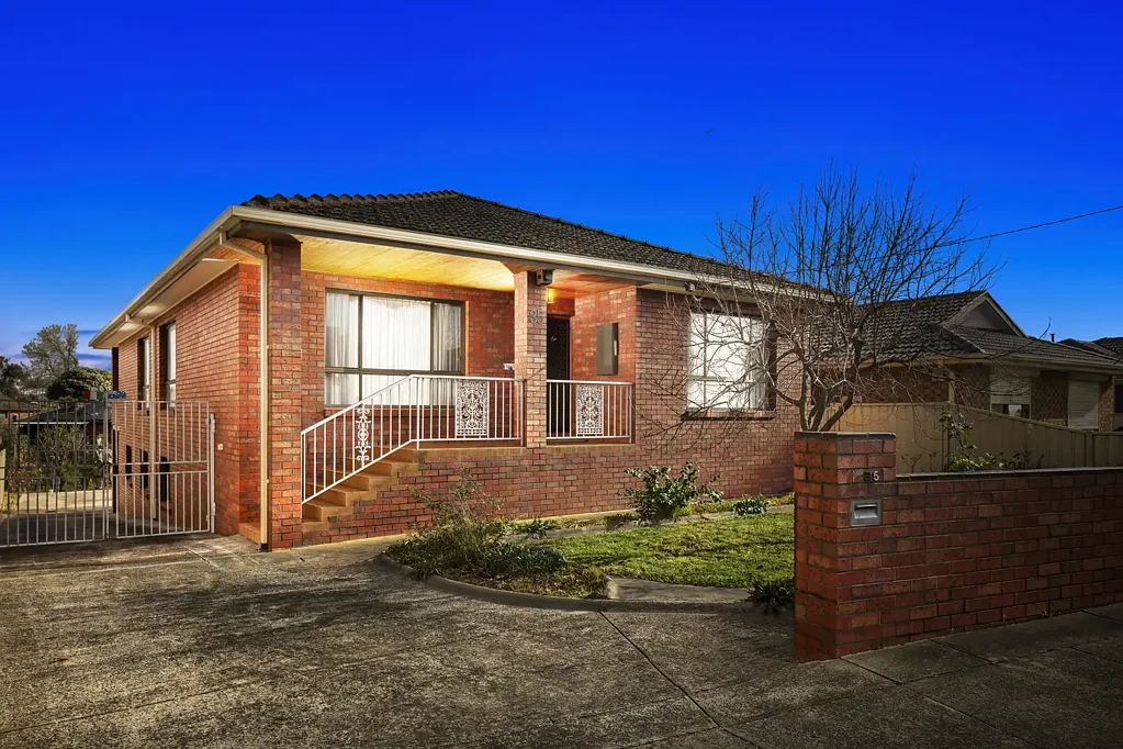 Thomastown 4침실 Room for the Whole Family in a Central Location