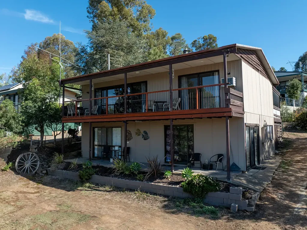 Bonnie Doon 4 Bedroom Dual-Living Lakeside Escape - Ideal for Holiday Home, Investment or Permanent Living